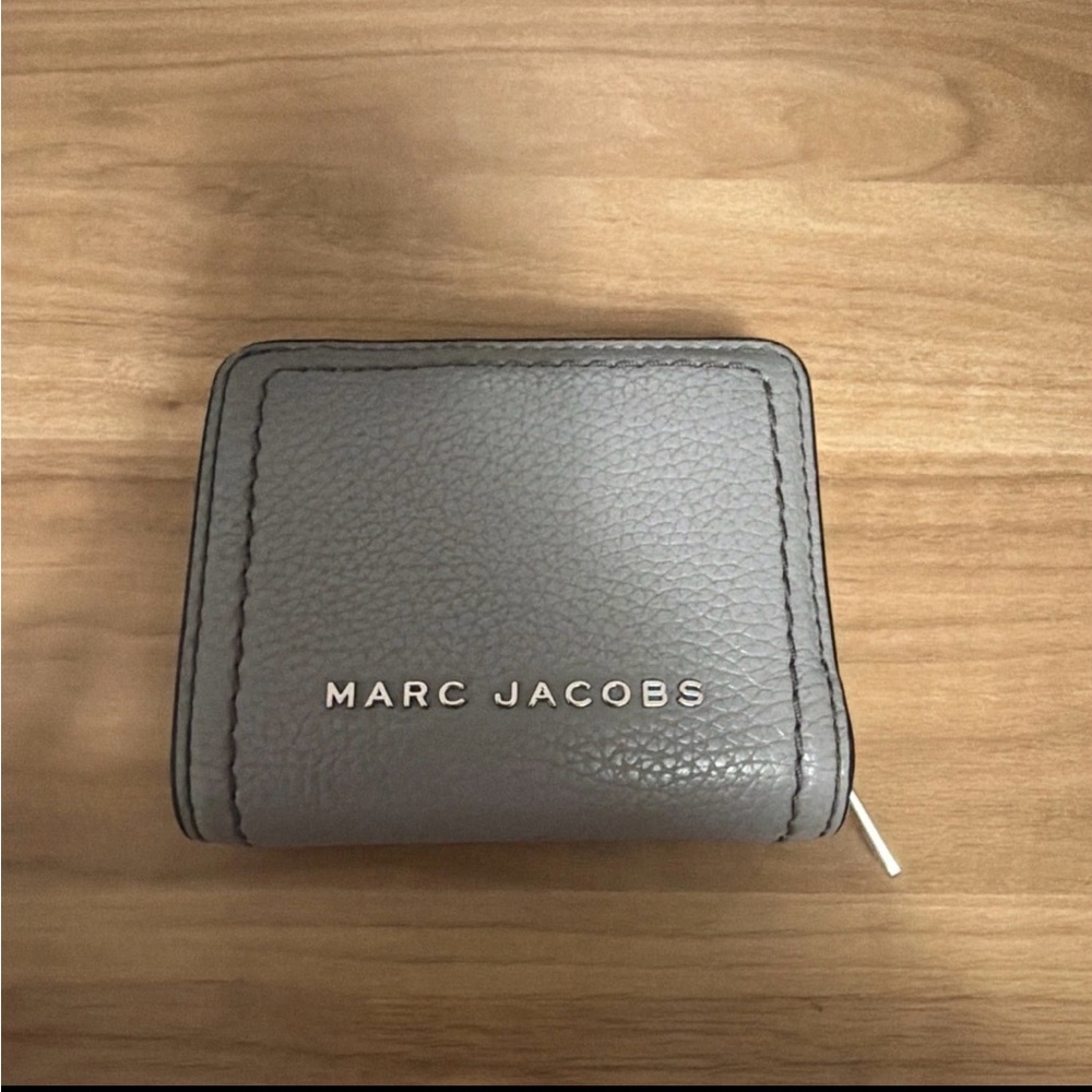 Marc Jacobs Small Pebbled Leather Wallet - Gray